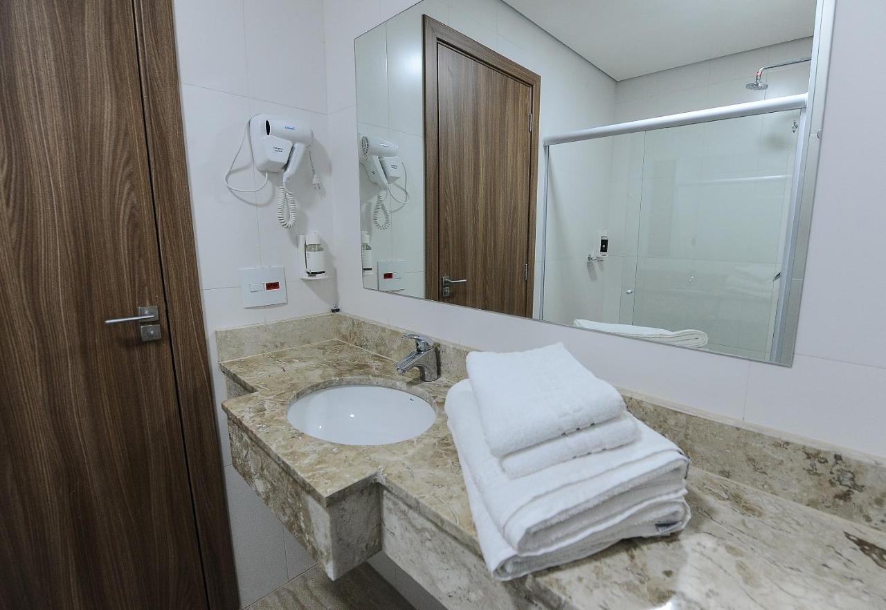 Bristol Infinity Rio Claro Hotel Exterior foto