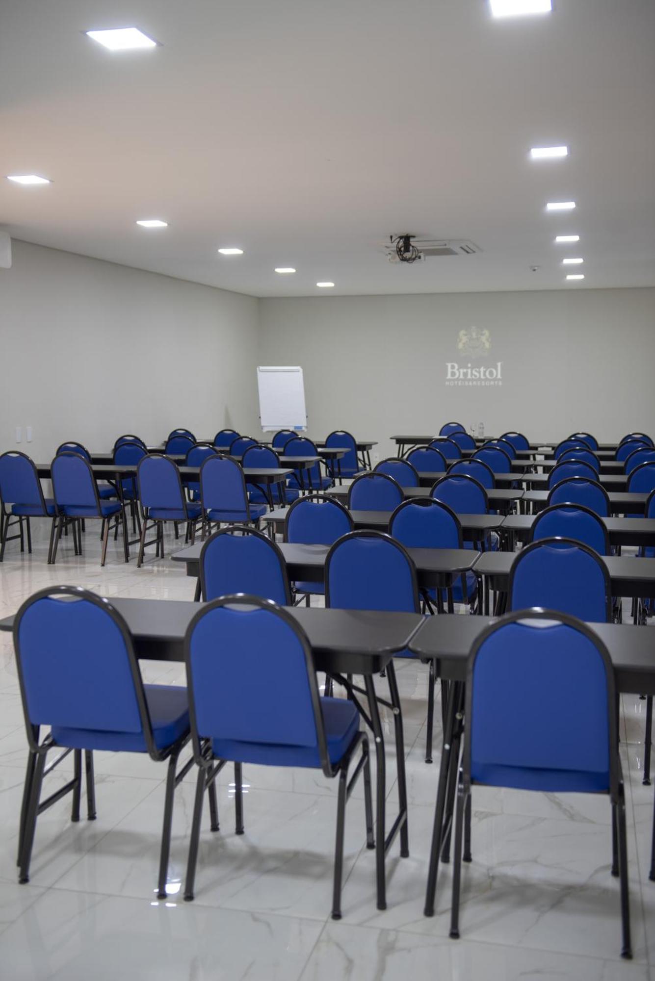 Bristol Infinity Rio Claro Hotel Exterior foto